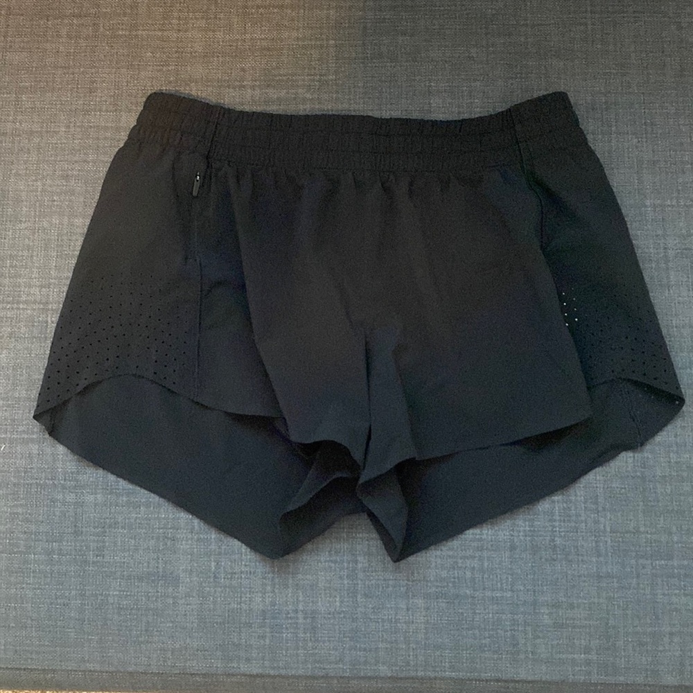 Athleta Hustle 3in Shorts